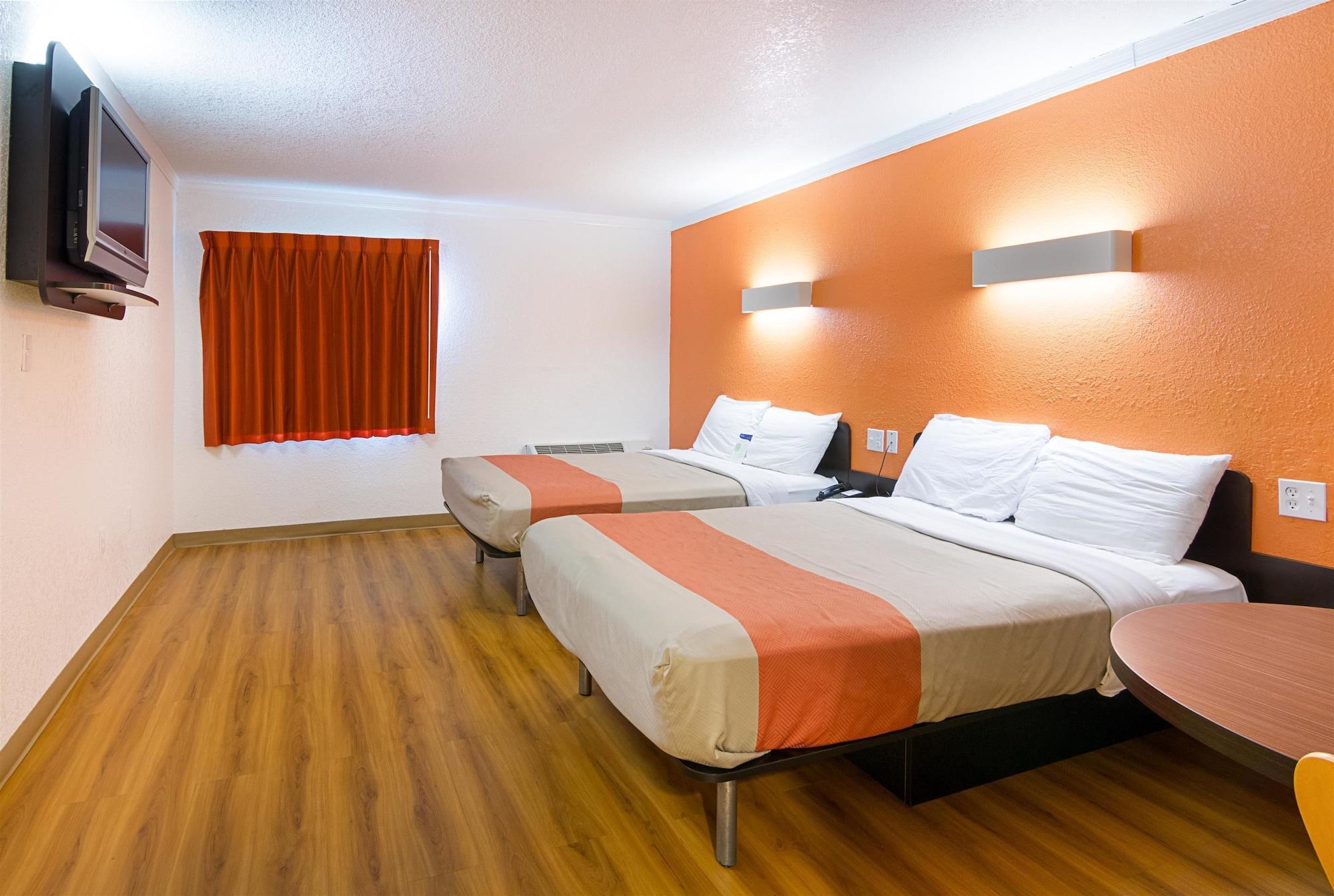 Motel 6-Tampa, Fl - Fairgrounds Heartland Exterior photo