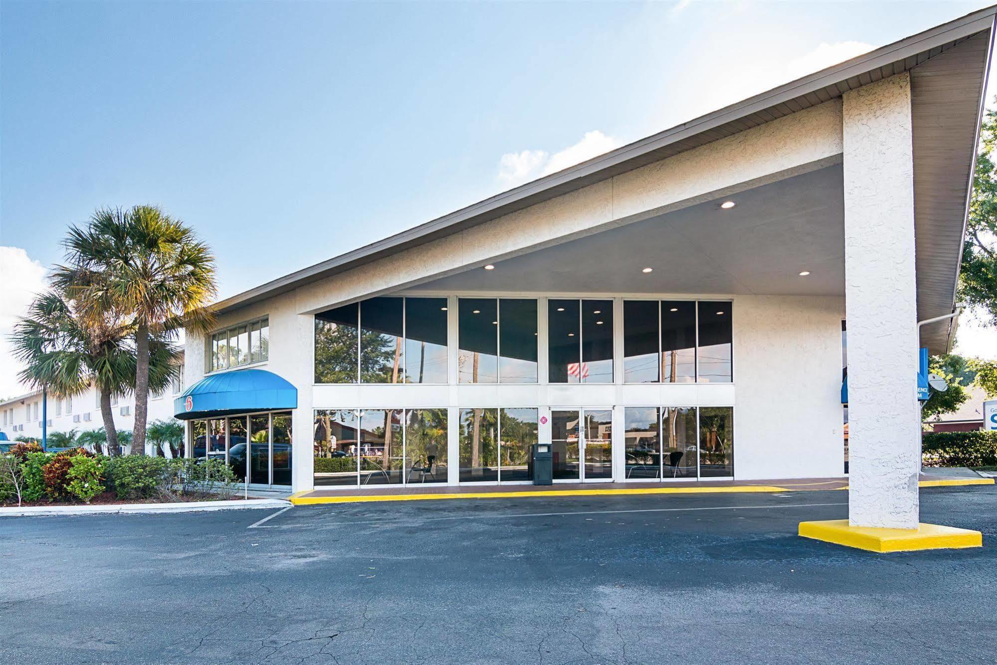 Motel 6-Tampa, Fl - Fairgrounds Heartland Exterior photo