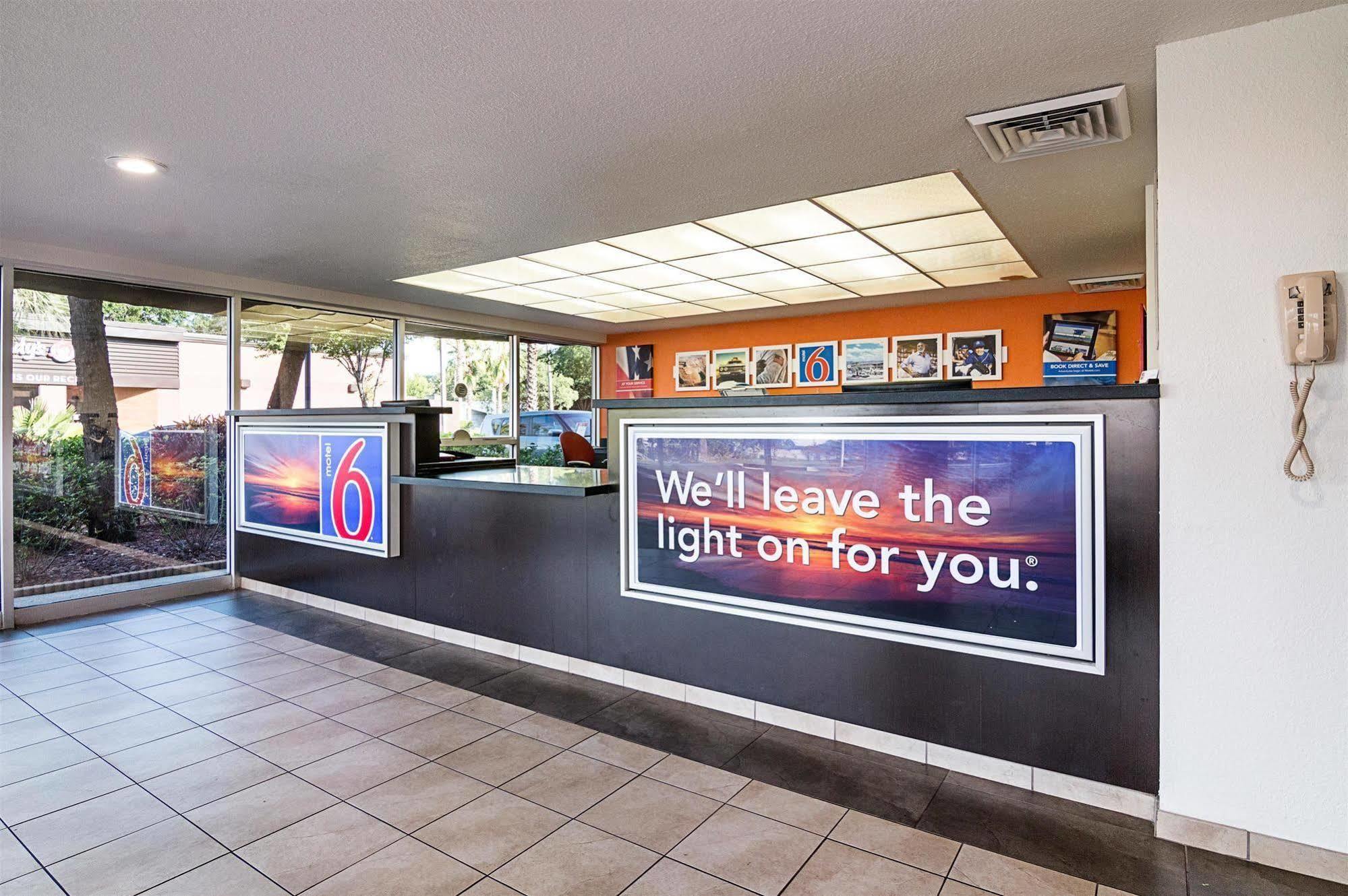 Motel 6-Tampa, Fl - Fairgrounds Heartland Exterior photo